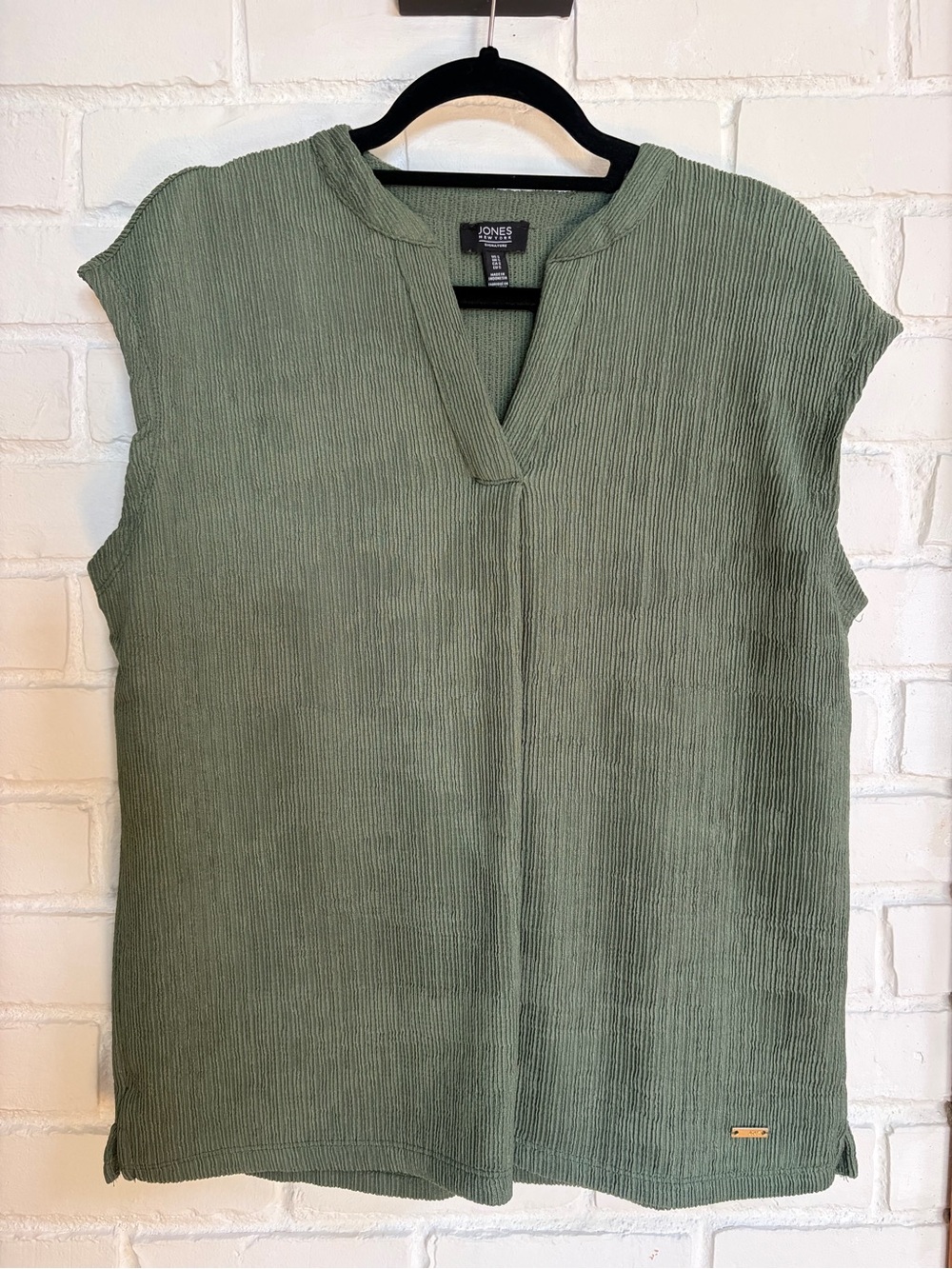Jones New York Sage Green Cap-Sleeve Textured V-Notch Tunic